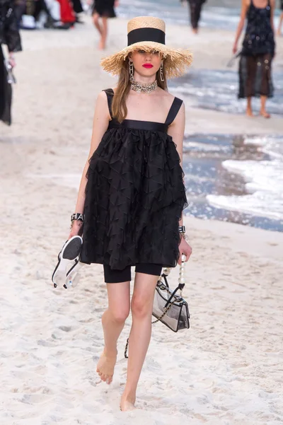 Look 75